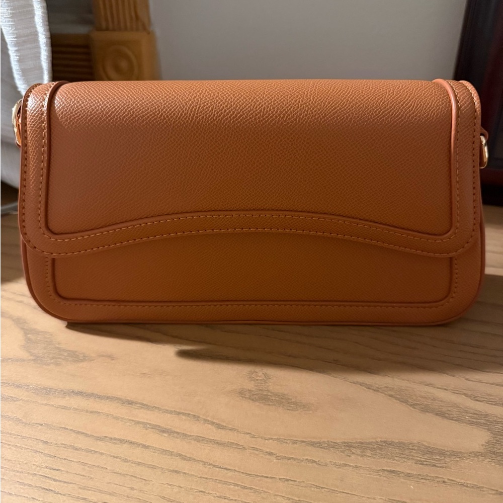 Elegant Tan Shoulder Bag